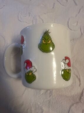 White Grinch Holiday Ceramic Coffee Mug - Unbranded